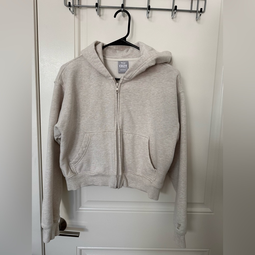Aritzia TNA Cozy boxy cropped boyfriend hoodie